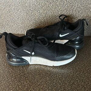 Nike Air Max 270 Black and White Air Max Sneakers Youth Size 2